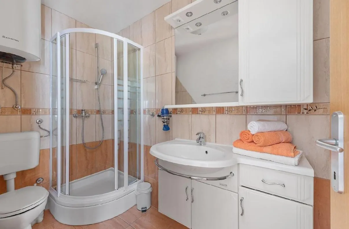 Apartment In Sukosan With Seaview, Terrace, Air Condition, Wifi 0*,  クロアチア